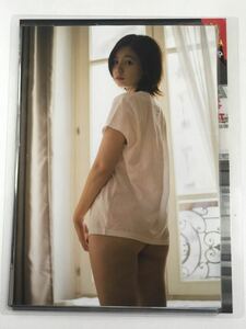 [150μフィルム厚手ラミネート加工］　小池里奈9ページ　雑誌の切り抜き　下着ランジェリーグラビア