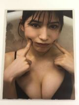 [150μフィルム厚手ラミネート加工］　雪平莉左8ページ　雑誌の切り抜き　Tバックビキニ水着　下着網タイツ　グラビア_画像5