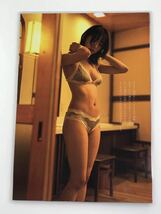 [150μフィルム厚手ラミネート加工］　浅川梨奈5ページ　雑誌の切り抜き　ビキニ水着　温泉グラビア_画像4