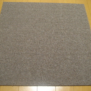 日本製タイルカーペット（５枚）厚み約6.5mm（２０３９）在庫４７枚・１枚２００円～の画像1