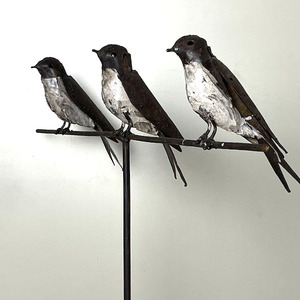 ビンテージ風　鳥のオブジェ　ブリキバード　鉄の鳥　インテリア　置物　つばめ
