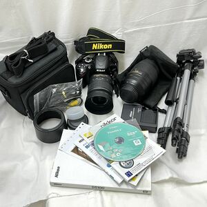 ◆【Nikon D5100】 AF-S DX18-55mm/ AF-S DX55-300mmWズームセット/ 純正バッテリー/ストラップ/カメラバッグ/三脚