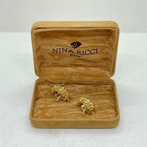 * unused goods [NINA RICCI Nina Ricci ] Gold color earrings brand Vintage accessory antique in the case 
