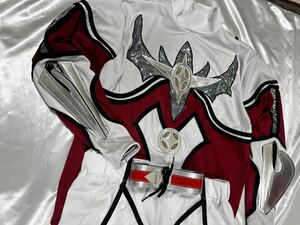 sima спорт производства . бог Thunder laiga- костюм красный / белый / серебряный 