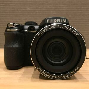 ほぼ未使用 FUJIFILM FinePix S4500 デジタルカメラ