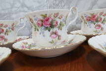 [240515-3M]【中古品】《食器》ROYAL ALBERT/ロイヤルアルバート MOSS ROSE/モスローズ カップ＆ソーサー 4客/ソーサー2つ多い《状態：△》_画像2