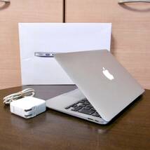 ■MacBook Air 11.6（15 1.6GHz/4GB/256GB）MJVP2J/A■_画像1