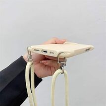  シリコン 紐付き ショルダー スマホケース カバー レンズ保護 落下防止 (iPhone14ProMax,ホワイト）_画像3