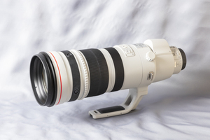 使用感少ない美品！動作品 キヤノン EF200-400mm F4L IS USM ケース付 Canon