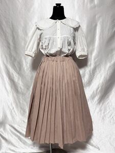  common common frill. large collar . pretty blouse × pleated skirt * tail fish * waist rubber * light pink *. possible love woman 