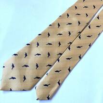 ネクタイ COLORATA 日本製　 ジャガード織　上質シルク　サメ柄　イエロー系　ビジネス　ヴィンテージ品　個性的　即決_画像2
