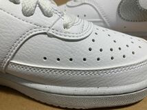 新品23.5cmナイキNIKEレディーススニーカーコートビジョンCOURTVISIONホワイトシルバー白銀エアフォース1AF1好きにレディーススニーカー_画像9