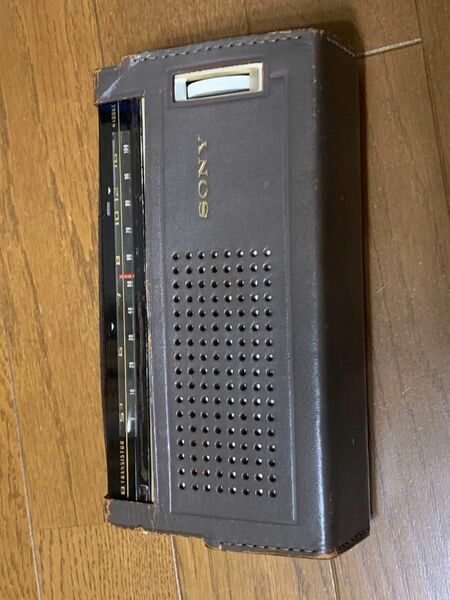SONY RADIO TRー818 1960年代　アンティーク　ラジオ　昭和　レトロ ソニー　革ケース付き