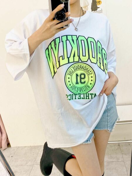 春夏アイテム　ルーズフィット捺染プリント半袖Tシャツ　韓国ファッション 