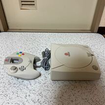 SEGA Dreamcast セガドリームキャスト HKT-3000 コントローラー付 ゲーム機 通電確認済 外箱付 現状品_画像5