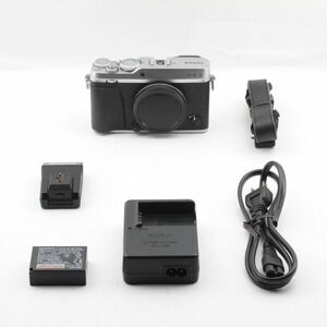 ショット数わずか29回。底部擦れあり。★美品★ FUJIFILM フジフイルム X-E3 ボディ シルバー