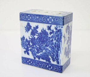 【古陶磁器】染付 獅子図 被せ香炉 寺川銘有 印判手 花鳥唐草文 [G563]