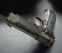 ＊WA製　Beretta　９２F 鉄色加工　860グラム　鑑賞用美品。_画像6