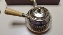 英純堂 万葉銀 茶道具 茶器 茶器揃 ソーサー 急須 茶壷 御進物_画像4