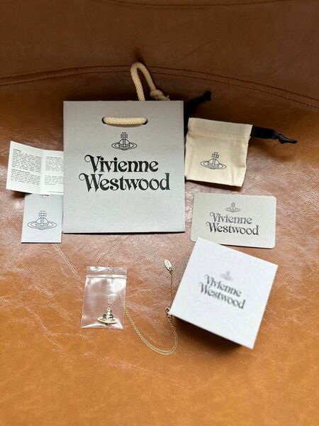 Vivienne Westwood NEW DIAMANTE HEART ネックレス