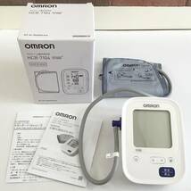 美品 動作確認済み OMRON オムロン 上腕式血圧計 HCR-7104 スタンダード19シリーズ デジタル 自動血圧計 箱 説明書あり_画像1