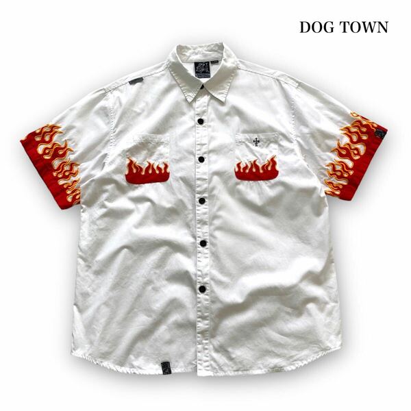 【DOG TOWN】ドッグタウン ファイヤーパターン刺繍 半袖シャツ 半袖ワークシャツ ボタンダウンシャツ 刺繍ロゴ ホワイト 白 炎 (XL)