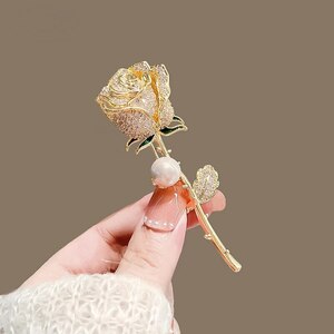薔薇 クリスタル ブローチ クリア レディース 花 フラワー バラ ばら パール 綺麗 おしゃれ かわいい