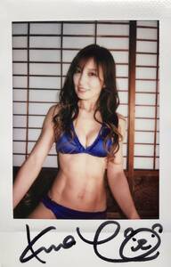  Kumada Youko [... hot water ] blue swimsuit autographed site Cheki postage 230 jpy 