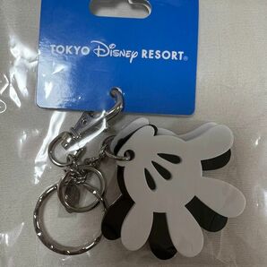 Disney☆ディズニーリゾート限定☆ 新品 ミッキーマウス ハンド 手形 グローブ キーホルダー　キーチェーン