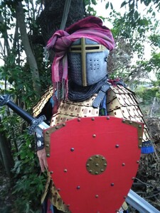 中世ヨーロッパ　フランケン　シールド盾　赤　　コスプレ　ラープ　LARP