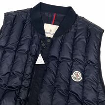 新品保管品 MONCLER モンクレール DOUBS GILET ダブル ナイロン ダウンベスト ジレ ライトアウター ロゴワッペン 6 ネイビー 正規品_画像4