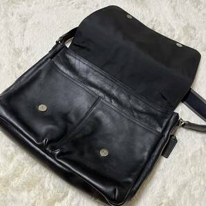 極美品 COACH コーチ F70556 ショルダー メッセンジャーバッグ ビジネスバッグ クロスボディ 斜め肩掛け A4収納 PC メンズ 1円スタートの画像9