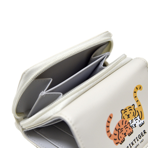 新品 MUZIK TIGER コンパクトウォレット ムジークタイガー 虎 かわいい ホワイト 白 折り財布 ファスナー 未使用 レディース レザーの画像3