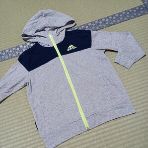 adidas アディダス ジップアップパーカー グレー120cm　ジャケット ジャージ　男の子