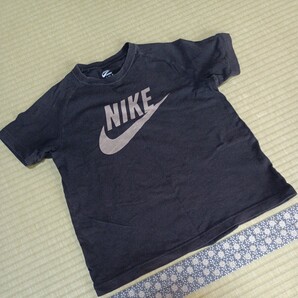 130cm XS NIKE ナイキ 半袖Tシャツ ロゴ ブラック　男の子