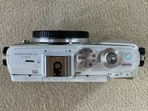 オリンパス　OLYMPUS E−PL7 ミラーレス一眼デジタルカメラボディ　WHITE 中古動作確認済_画像4