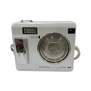 【ITAZFBLIXHI4】FUJIFILM FinePix F440 デジタルカメラ ホワイト 白 シルバー 紐付き ハンドストラップ 撮影器具 コンパクト