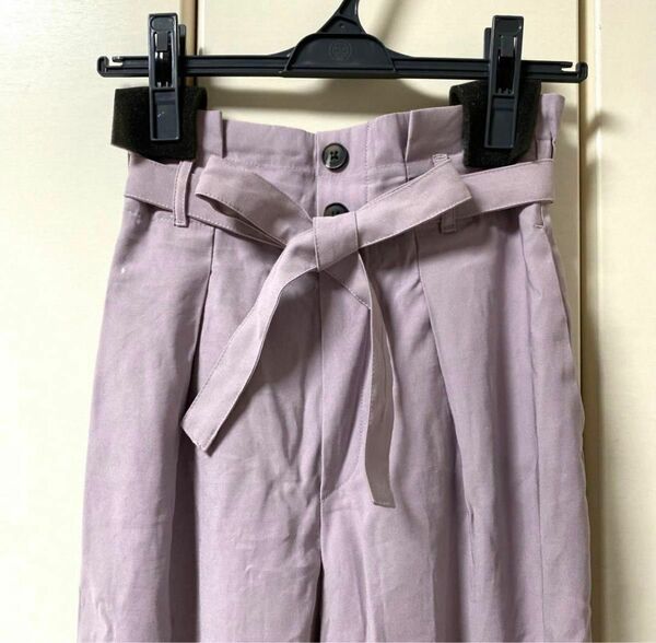 GU タックハイウエストワイドストレートパンツ ジーユー パンツ ズボン ロングパンツ ストレートパンツ 紫 むらさき リボン