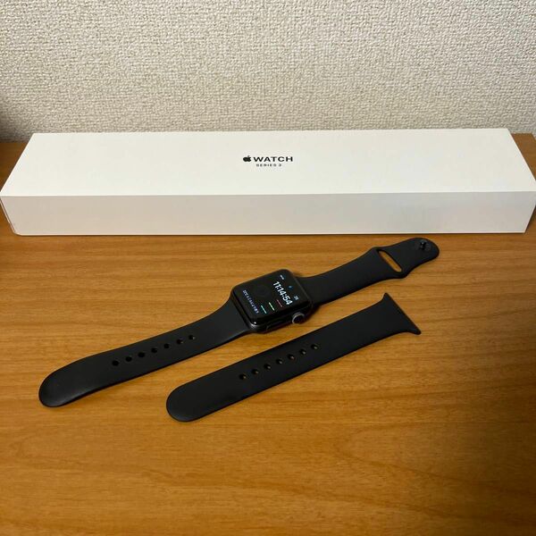 Apple Watch Series 3 GPSモデル 38mm スペースグレイアルミニウム ブラックスポーツバンド