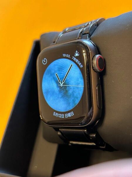Apple Watch SE GPS＋Cellularモデル 40mm スペースグレイアルミニウムケース　MYEL2J/A