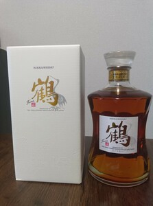 【送料無料】ニッカ NIKKA 鶴 ウイスキー 700ml 箱付き