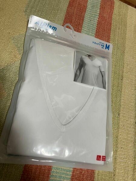 エアリズム　VネックT M ホワイト　メンズ　ユニクロ UNIQLO Tシャツ