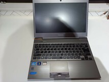 TOSHIBA ダイナブック R631/28E 中古 Core i5-2467M SSD256GB メモリ6GB ACアダプター付き_画像2