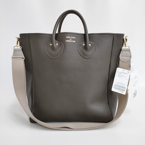 YOUNG & OLSEN 新品 EMBOSSED LEATHER D TOTE M IENA取扱 レザー 牛革 トートバッグ 23AW グレー ヤングアンドオルセン 4-0508G 239201