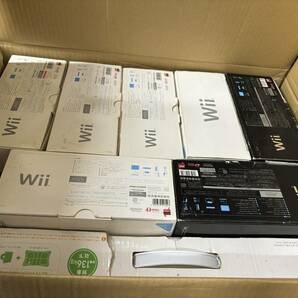 ☆ Wii ☆ Nintendo Wii 本体 まとめ売り 7台 未チェック ジャンク Wiiリモコン センサーバー ヌンチャク シロ バランスボード 任天堂の画像1