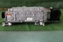 弐 TOYOTA トヨタ NHP10 アクア ハイブリッドバッテリー G9280-52031 HV 入60 24/3 フロア_画像3