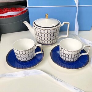 ウェッジウッド wedgwood　洋食器　ティーポット　ティーカップ　ソーサー　２客セット　プレゼント　インテリア