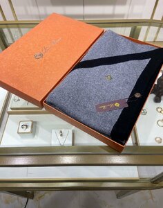 Loro Piana　ロロピアーナ　秋冬新品　100％カシミア　ストール　マフラー　レディース　プレゼント　箱付き　2807