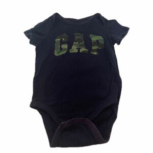 GAP ロンパース　12-18m