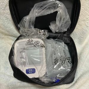 オムロン 血圧計 HEM-7120 上腕式血圧計 コンパクトモデル デジタル